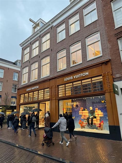 louis vuitton hoofdkantoor|Louis Vuitton amsterdam hooftstraat.